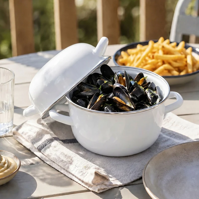 Marmite à moules en acier émaillé blanc 16 cm