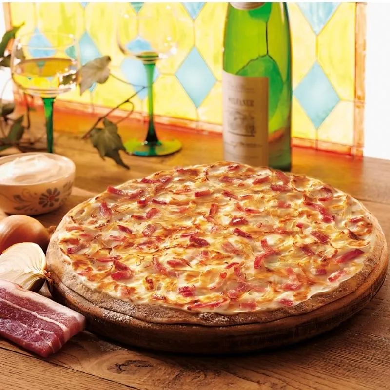 Flammekueche classique (Tarte flambée alsacienne)