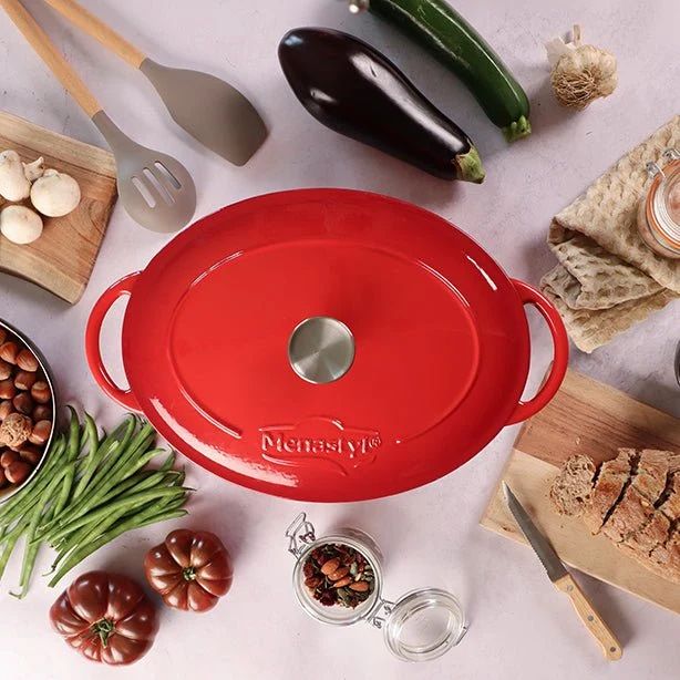 Cocotte Colette ovale 6.5 litres en fonte rouge