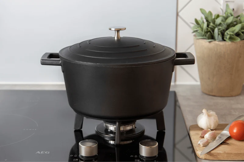 Cocotte MasterClass compatible induction en fonte d'aluminium noir 4L
