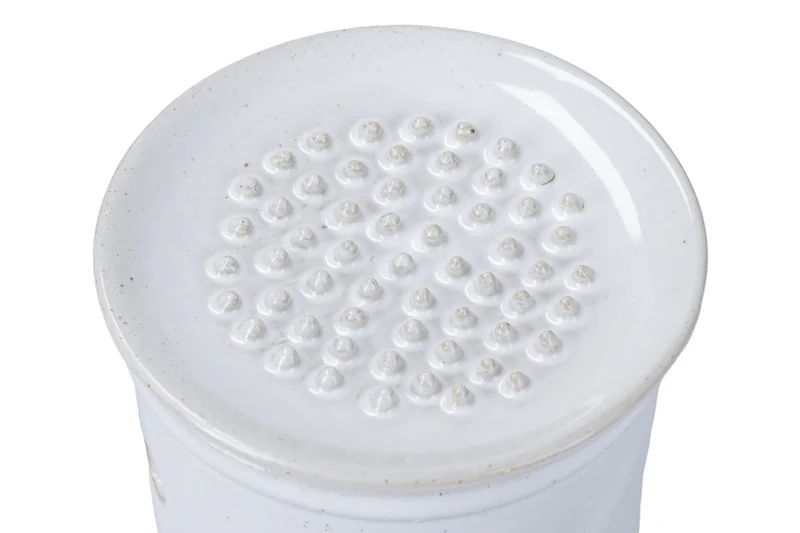 Boîte de conservation d'ails KitchenCraft Idilica en grès crème + couvercle à râpe intégrée