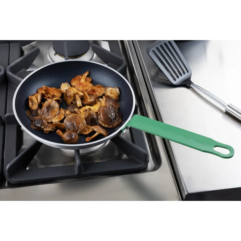 Poêle en aluminium antiadhésive Hygiplas Teflon Platinum Plus 240mm verte