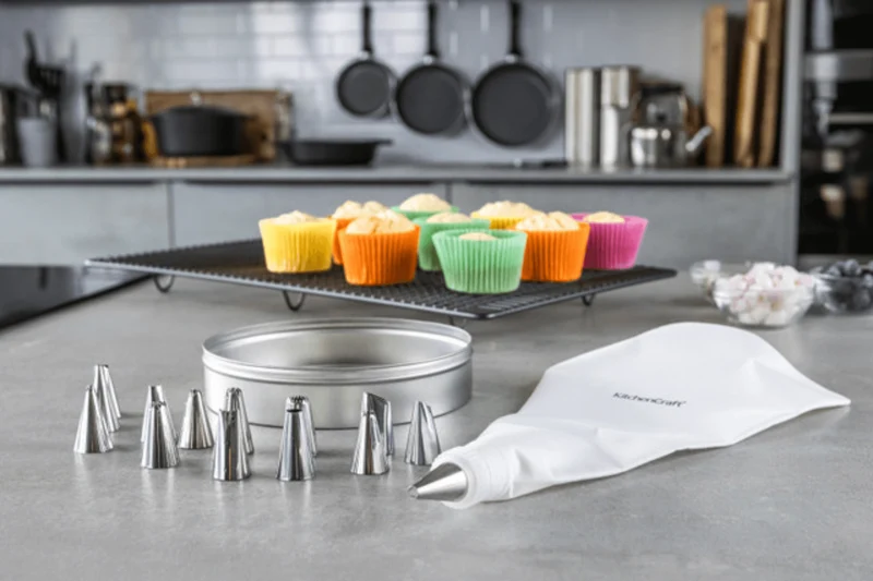 Coffret pâtissier Kitchencraft My Icing Set avec 14 douilles en acier inoxydable + poche en coton