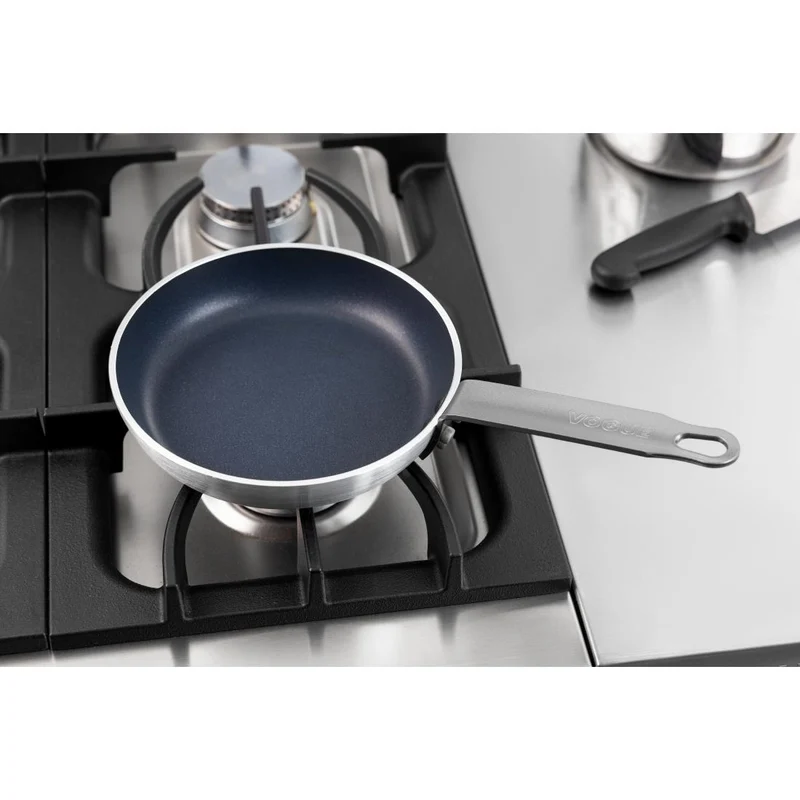 Poêle antiadhésive en aluminium Vogue Teflon Platinum Plus 200mm