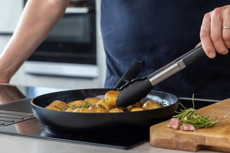 Pince de cuisine Kitchen Aid embout silicone noir