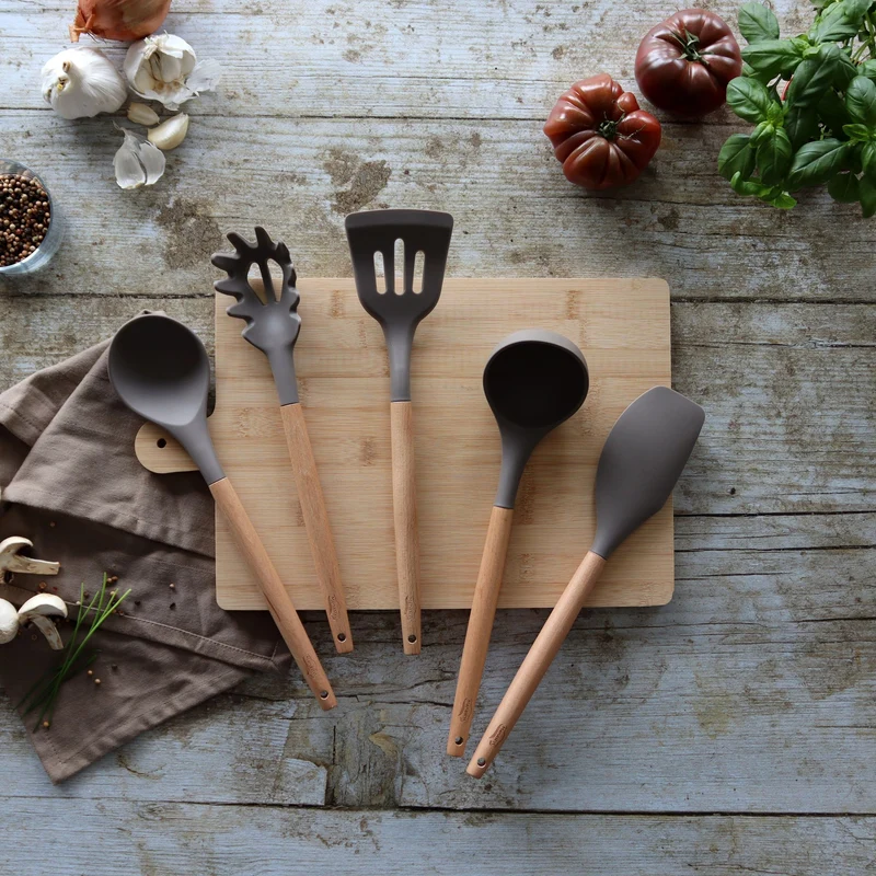 Set de 5 ustensiles Eliott en silicone avec manche en bois