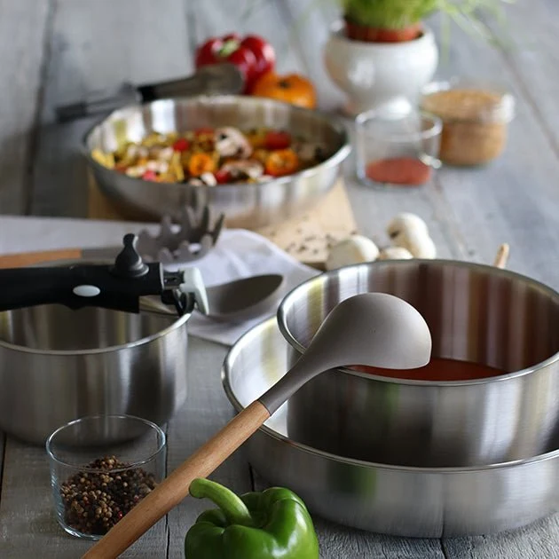 Casserole Iris amovible en acier inoxydable 18 cm