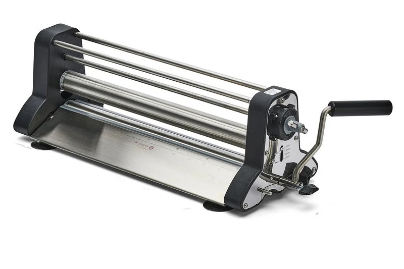 Laminoir multipâte De Buyer PRO en inox et polyamide