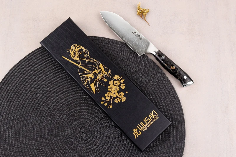 Couteau ko-santoku Wusaki Sakin Damas 10Cr 13cm manche en fibre de carbone et feuille d'or