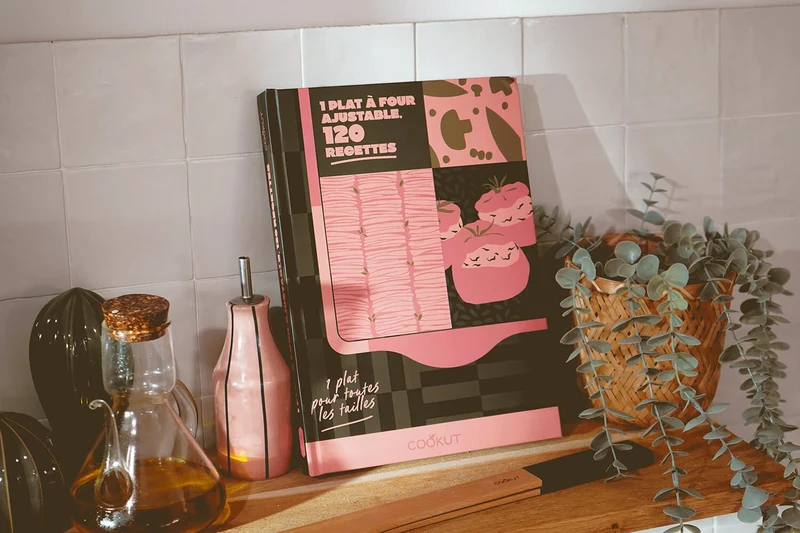 Livre de 120 recettes faciles Cookut L'incroyable plat à four ajustable