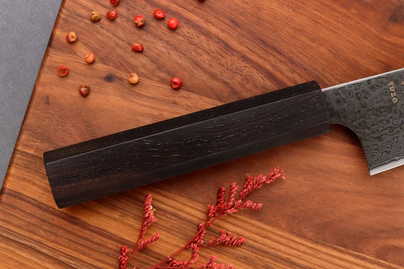 Couteau santoku 17cm japonais artisanal Yuzo Kurogane Damas VG10