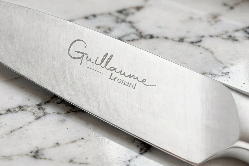 Coffret 2 couteaux Guillaume Leonard Cuistot acier inoxydable et santal rouge Chef + Office