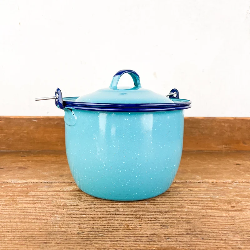 Pot à bouillon à anse en email turquoise