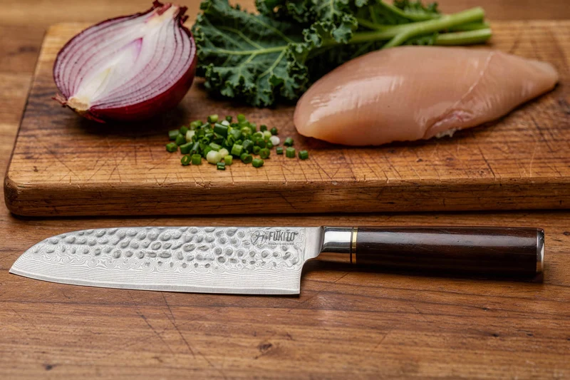 Couteau santoku 17cm Fukito Ébène Damas martelé