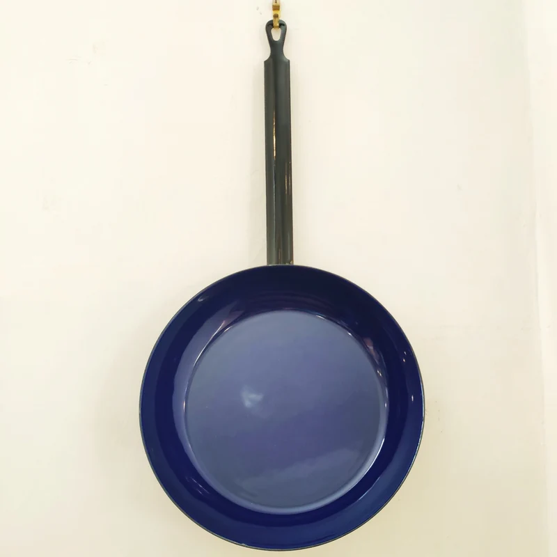 Poêle émail noir et bleu