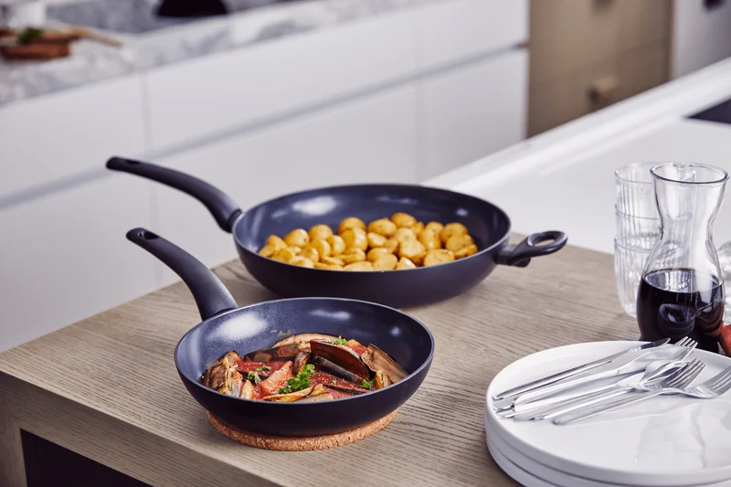 Poêle à frire antiadhérente Beka Kuro en aluminium noir 30cm