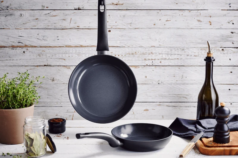 Poêle à frire antiadhérente Beka Kuro en aluminium noir 24cm