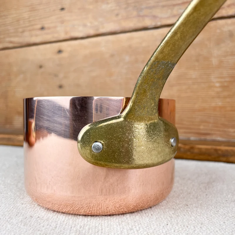 Cassolette en cuivre queue en laiton Ø10 cm