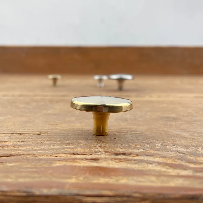 Bouton de cocotte rond en laiton
