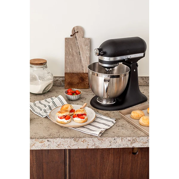 Robot pâtissier Artisan à tête inclinable 4,8 L 300 W noir truffe 5KSM175PSEBK Kitchenaid