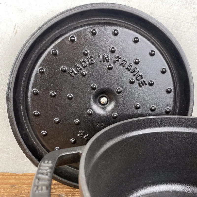 Cocotte en fonte ronde noire mate