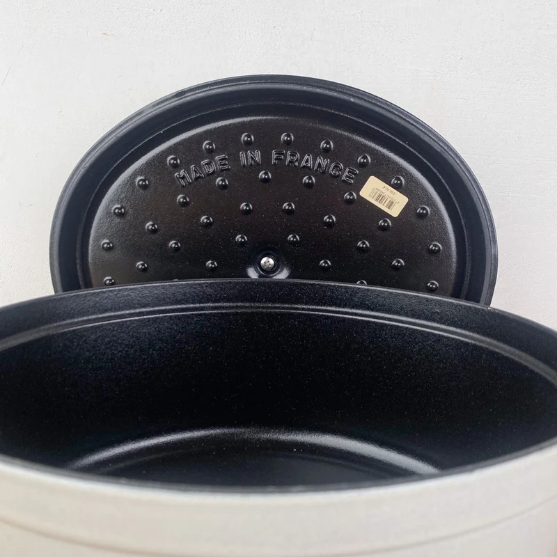 Cocotte en fonte ovale truffe blanche