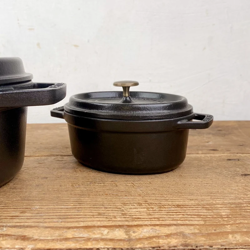 Cocotte en fonte ovale noire mate