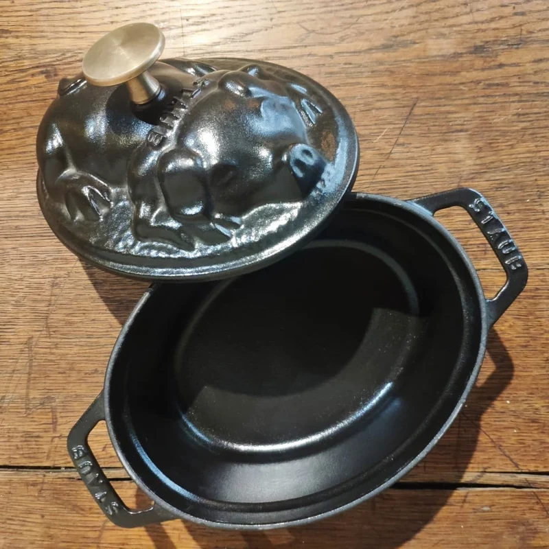 Cocotte en fonte cochonnet