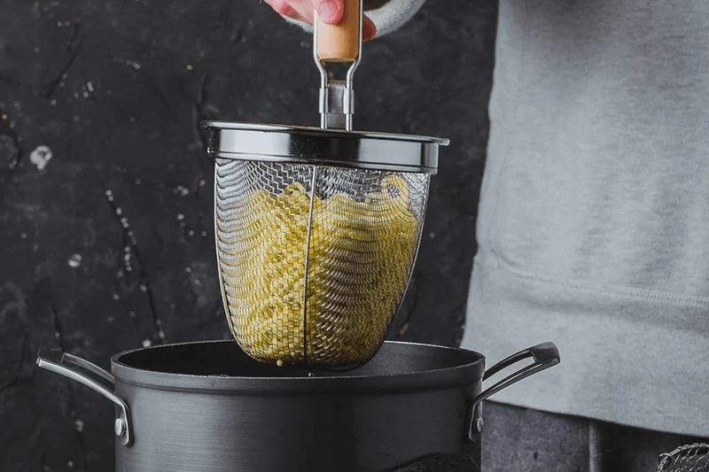 Passoire à nouilles KitchenCraft en acier inoxydable 34cm