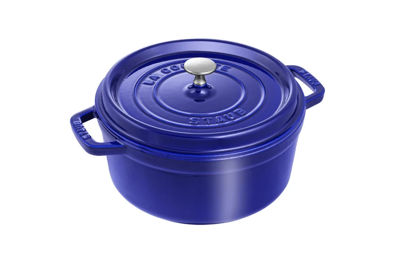 Cocotte Staub ronde en fonte émaillée bleu intense