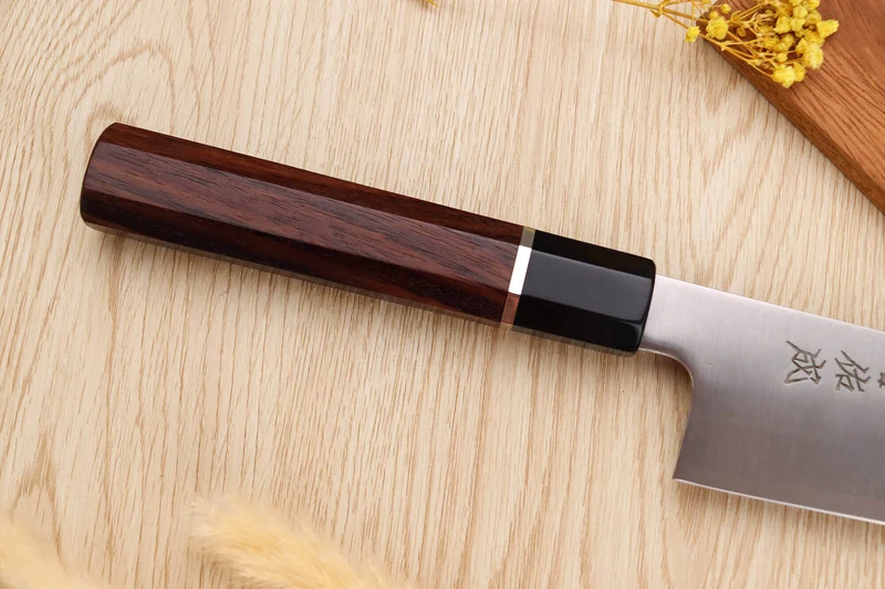 Couteau de chef 24cm japonais artisanal Sukenari SG2 San Maï manche en bois de rose