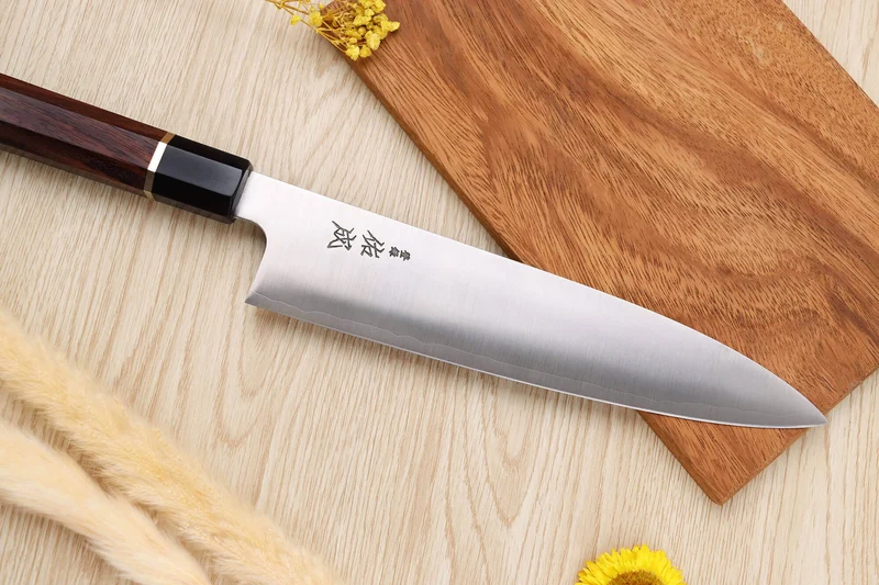 Couteau de chef 24cm japonais artisanal Sukenari SG2 San Maï manche en bois de rose