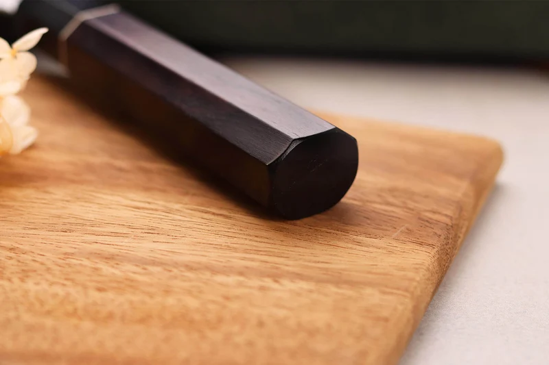 Couteau de chef 21cm japonais artisanal Sukenari ZDP-189 San Maï manche en ébène
