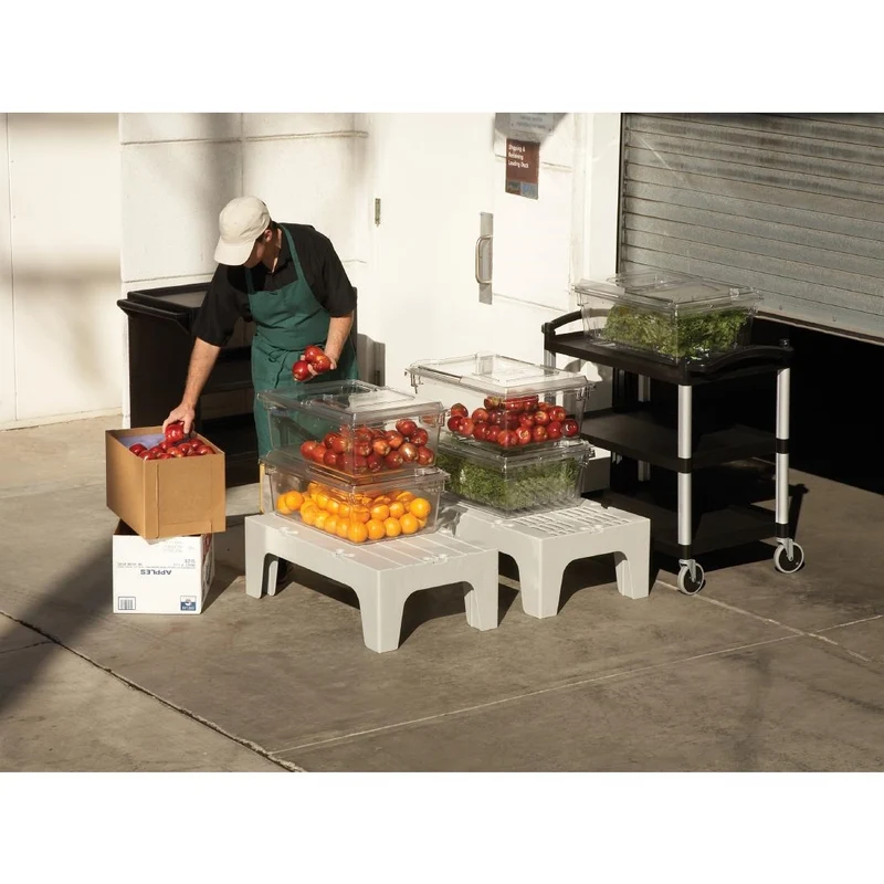 Chariot utilitaire 3 niveaux noir Cambro BC340KD110