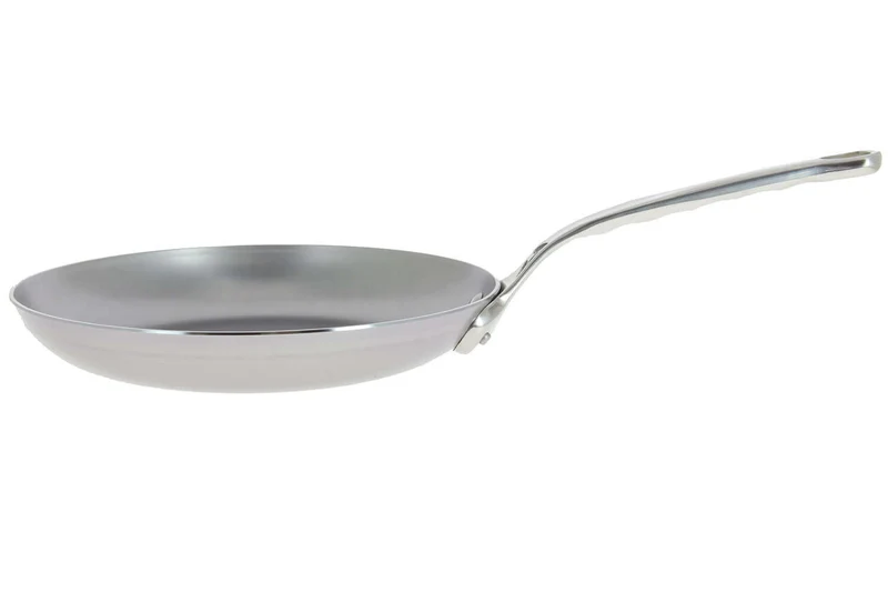 Poêle à omelette De Buyer Mineral B Pro 28cm en acier et poignée en fonte d'inox