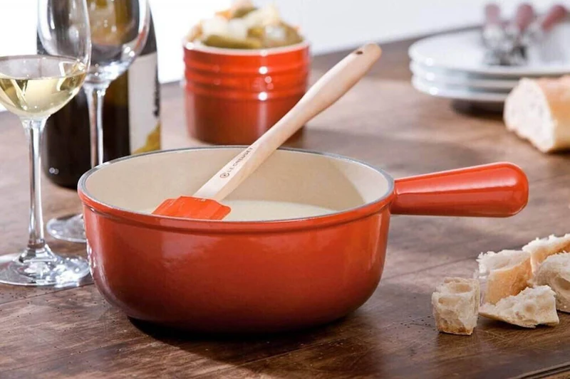 Caquelon Le Creuset 22cm en fonte émaillée Cerise
