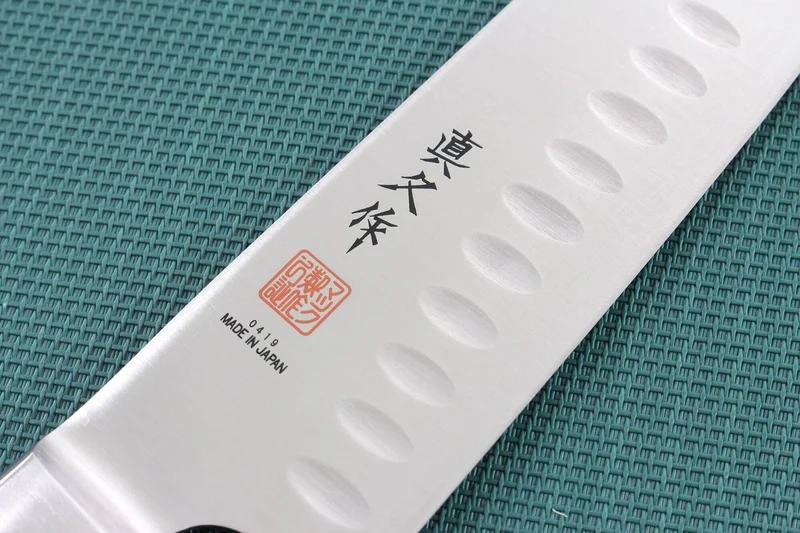 Couteau santoku japonais MAC Professional alvéolé 17cm