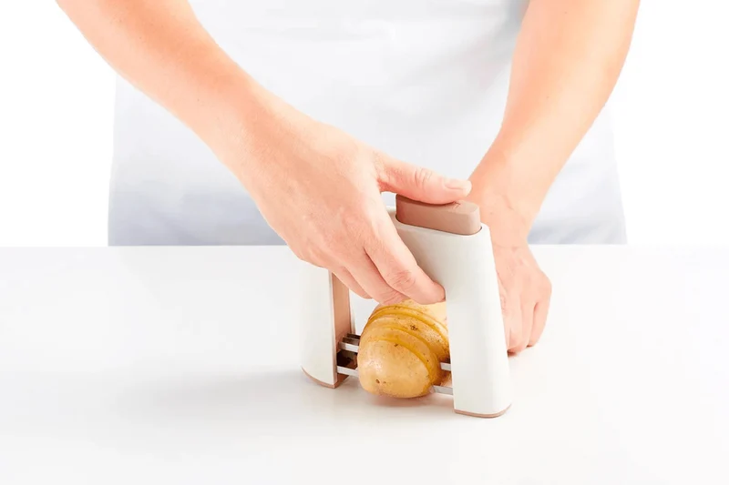 Découpeur Hasselback Lékué avec bouton poussoir