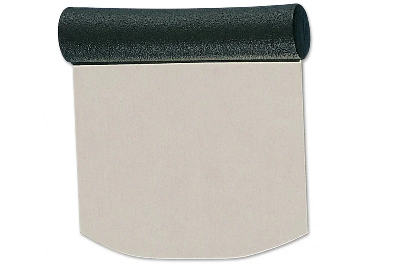 Coupe-pâte rigide arrondi FISCHER en acier inoxydable
