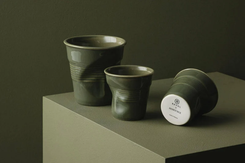 Tasse Revol Espresso Froissé 8cl en porcelaine Vert Garrigue