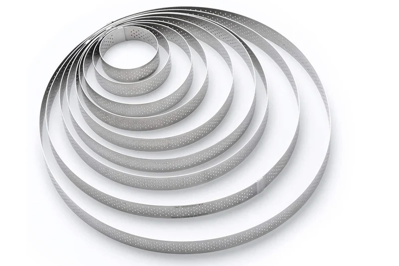Cercle à tarte perforé inox De Buyer Valrhona bord droit hauteur 2cm