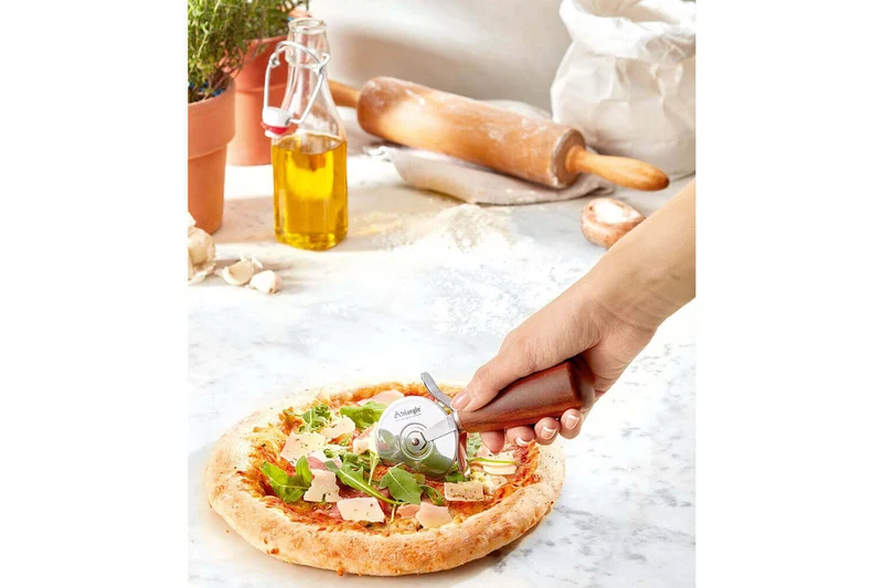 Roulette à pizza Triangle manche bois + coffret