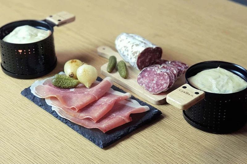Service à raclette à la bougie Cookut Lumi noir - Services individuels poêlons et spatules