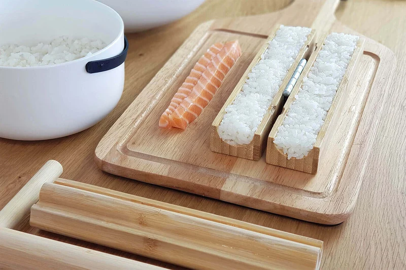 Coffret cadeau Sooshi Cookut 1 appareil à sushi/maki + 4 baguettes + 1 livre de recettes